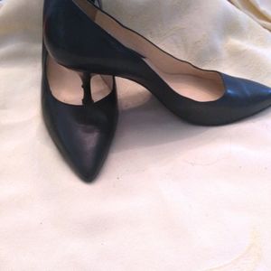 Black leather Cole haan heels